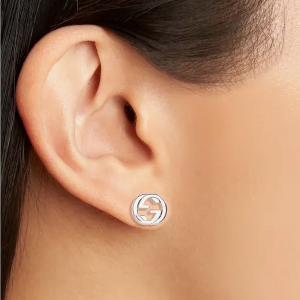 Gucci Silver Interlocking G Round Stud Earrings - image 2
